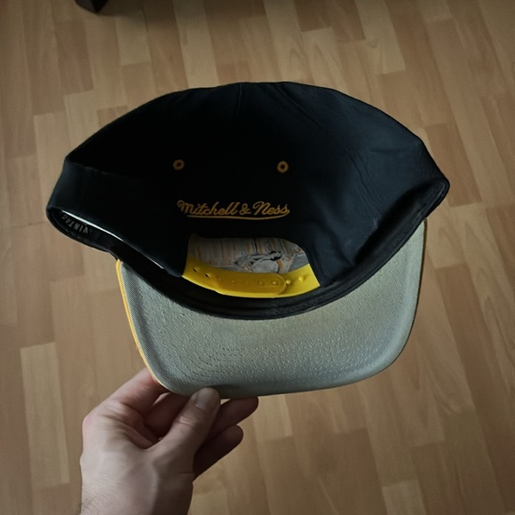 Mitchell & Ness Pittsburgh Penguins SnapBack - Picture 2 of 3